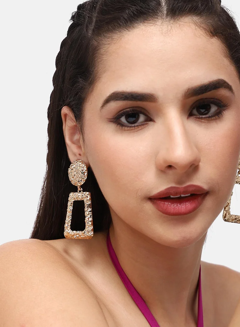 سوهي حلق مصمم للحفلات مطلي بالذهب