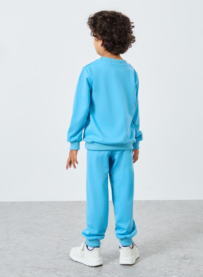 ستايلي طقم منسق من جوغر وسويت شيرت بطبعة جرافيك - Image 4