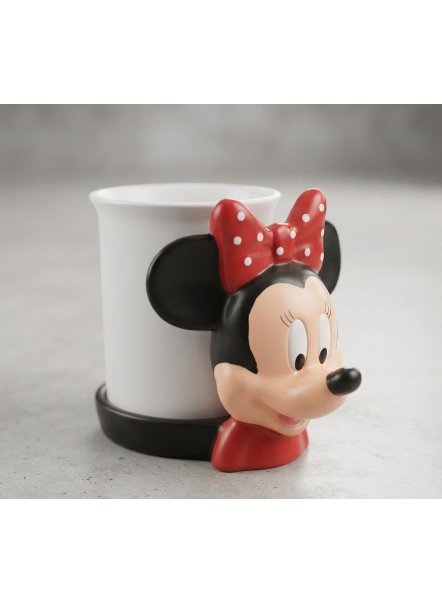 Porcelain spoon holder