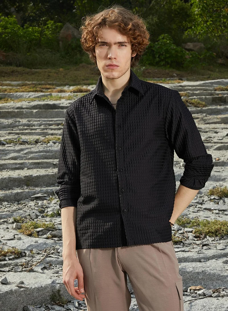 كامبوس سوترا قميص كامبس سوترا رجالي أسود ليلي واسع بياقة ممتدة وأكمام طويلة بأزرار