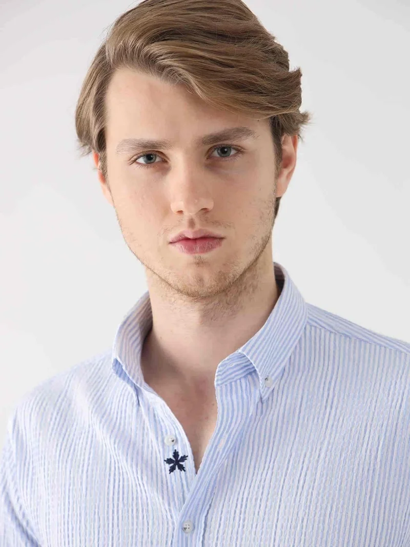 دوفي Light Blue Men's Slim Fit Button-Up Collar Long Sleeve Shirt