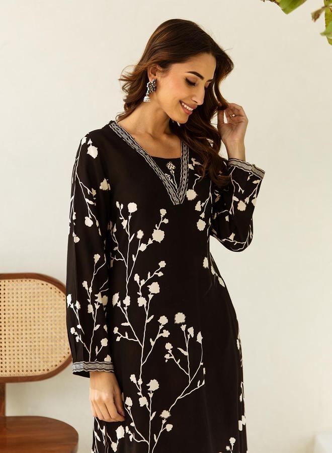 ISHIN Women's Black Rayon Printed Tunic Upper Calf Length Palazzo Bottom Straight Fit 2 Peice Kurta Set - Image 3