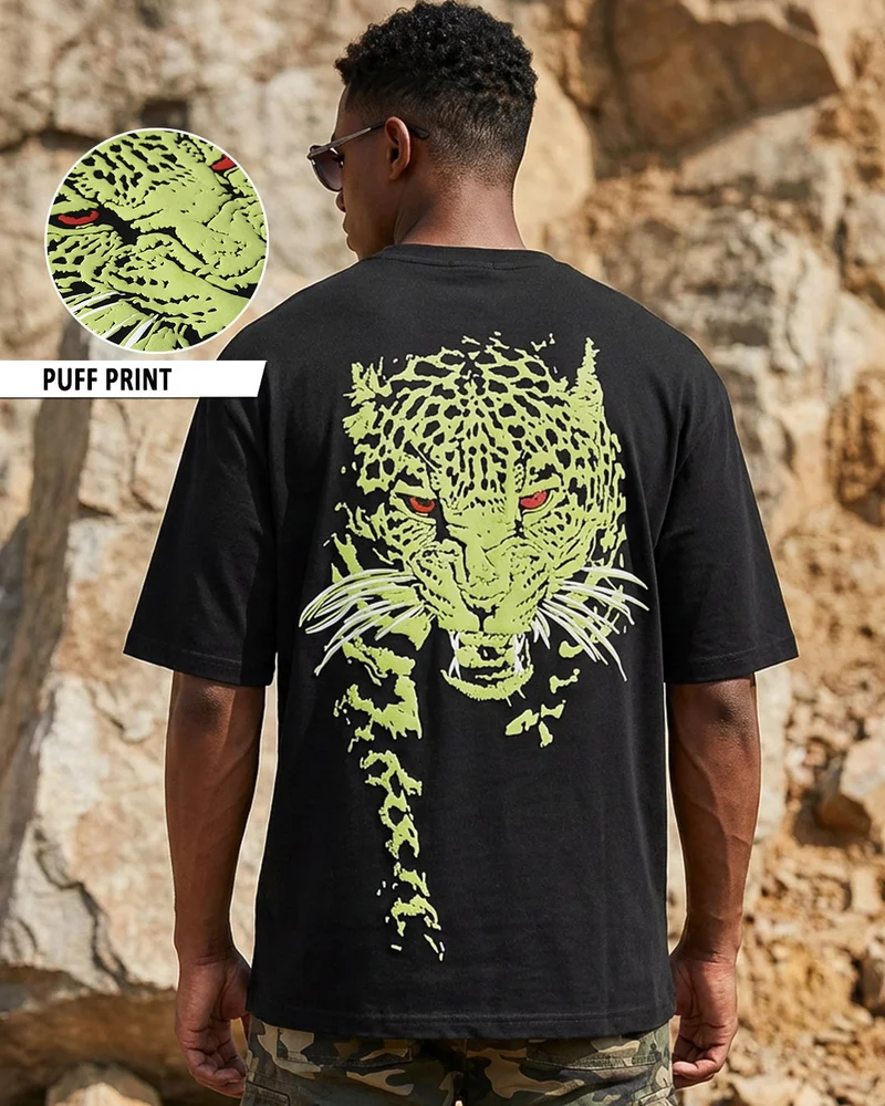 بيواكوف Men's Jet Black Red Eye Prey Graphic Printed Oversized T-shirt