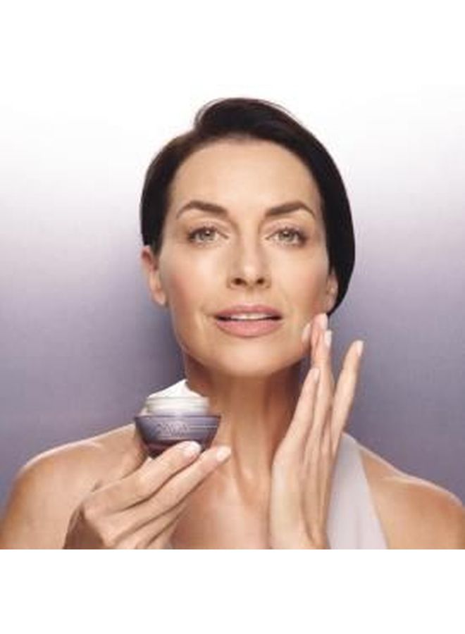 AVON Anew Platinum Day Cream Broad Spectrum SPF 25 50ml - Image 4