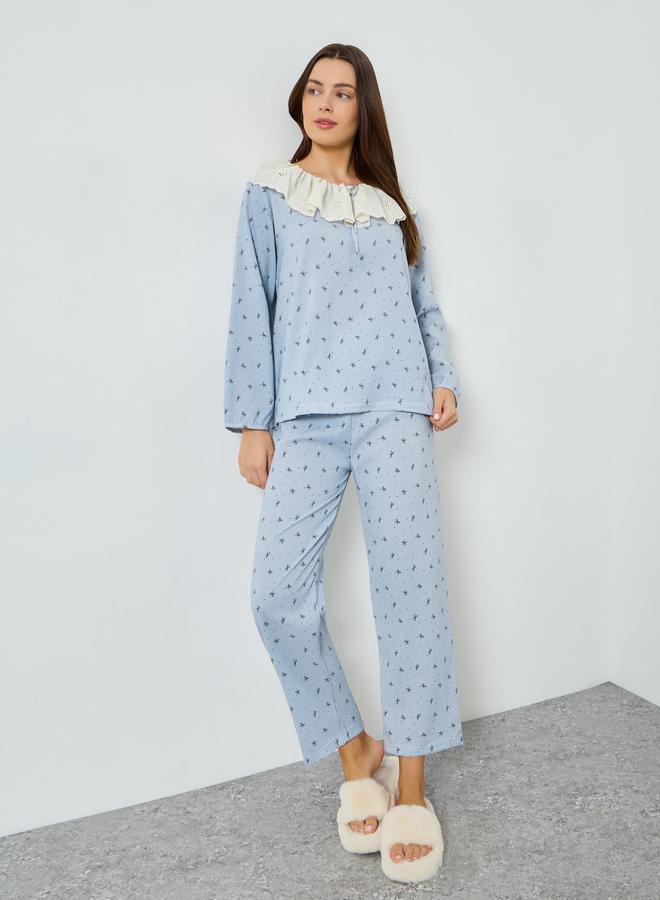 ستايلي مجموعة من بيجاما وبلوزة بطبعة زهور وياقة دانتيل - Image 1