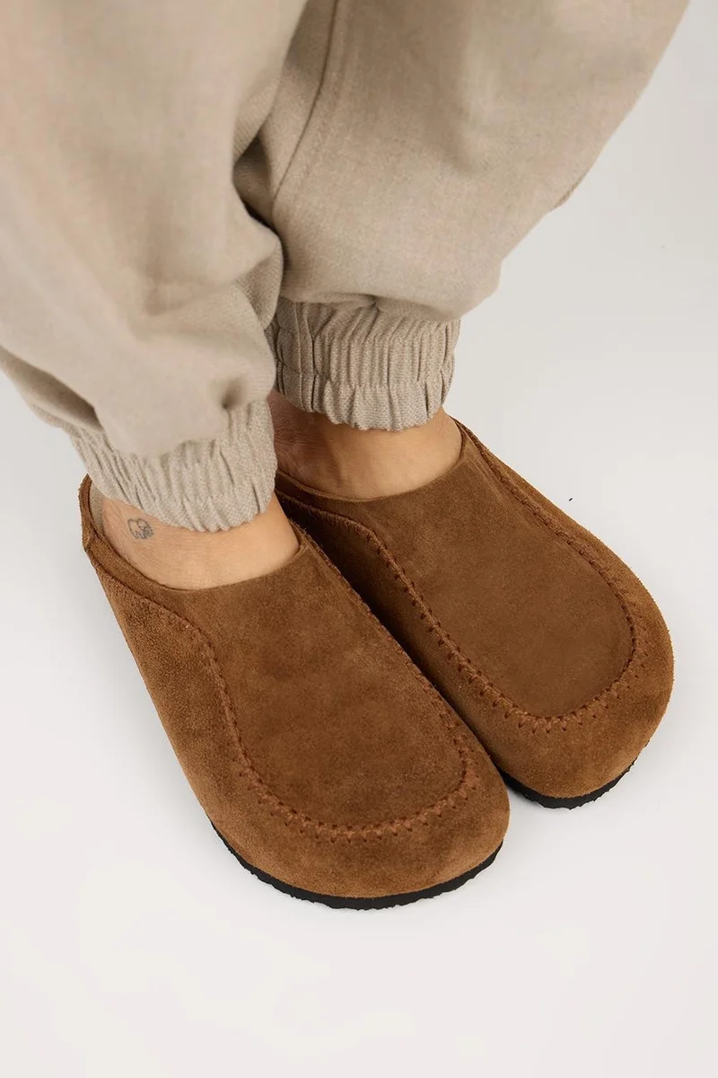 Manijero Manijero Nitsa Women's Genuine Leather Flat Clogs in Tan