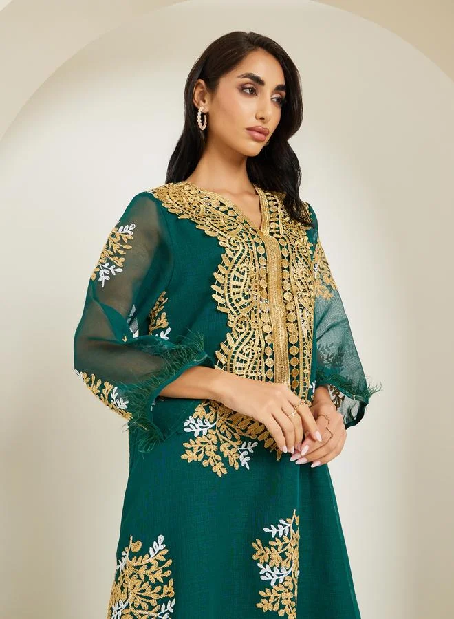 أميرة جلابية مزينة وتفاصيل دانتيل