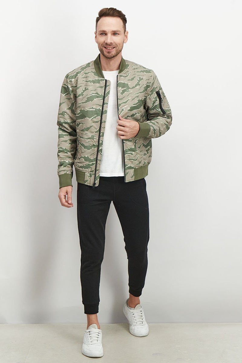 LUCKY BRAND Men Round Neck Camouflage Long Sleeve Bomber Jacket, Green Combo - Image 3