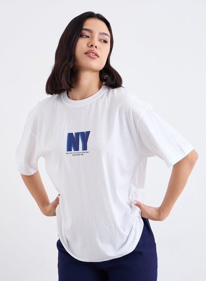 ستايلي تيشيرت طويل فضفاض بطبعة شعار ستايلي - Image 2