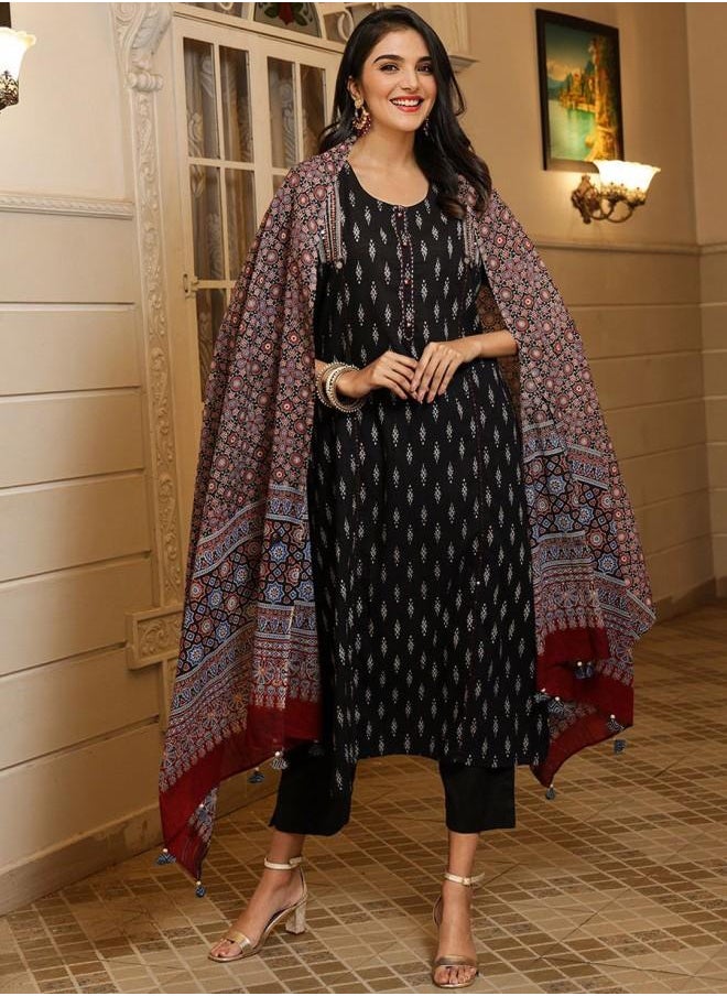 ISHIN Cotton Women Black Cotton Kurta Set with Embroidered pattern Tunic and Palazzo features a Round neckline and Three-Fourth Sleeve secured with Elastic closure and styled in Straight Fit ideal for Festive moments — designed to make heads turn.  - Image 5