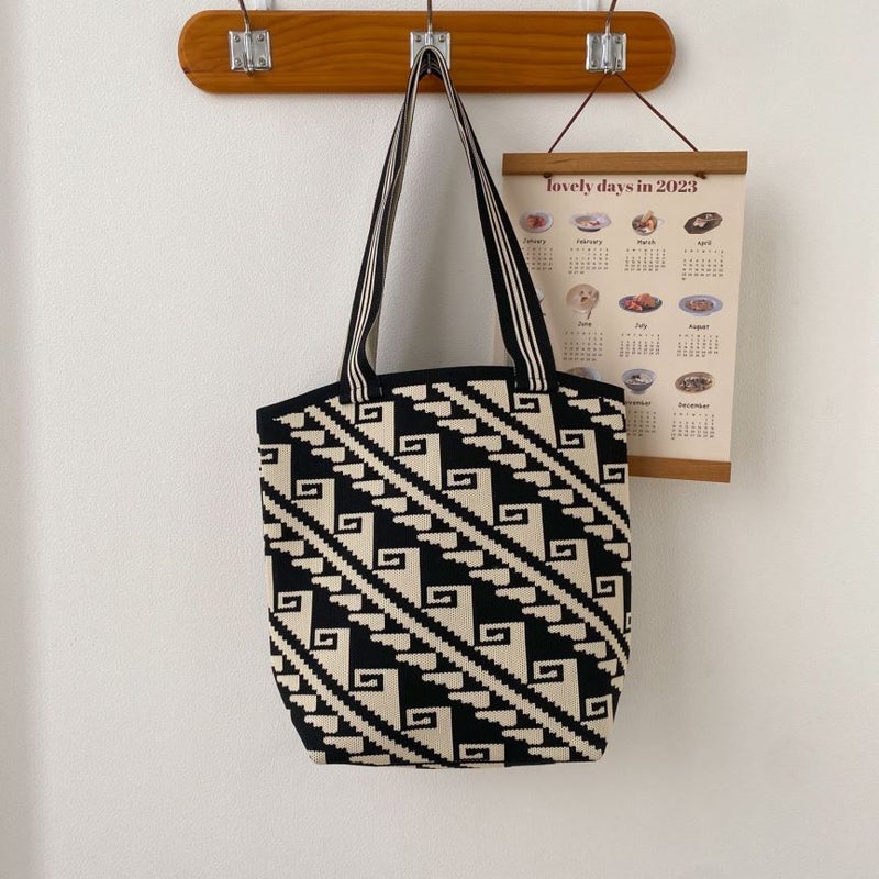 New Arrival Three-Dimensional Geometric Knitted Women'S Bag Large Capacity Travel Shoulder Bag Fashionable Portable Bucket Bag
