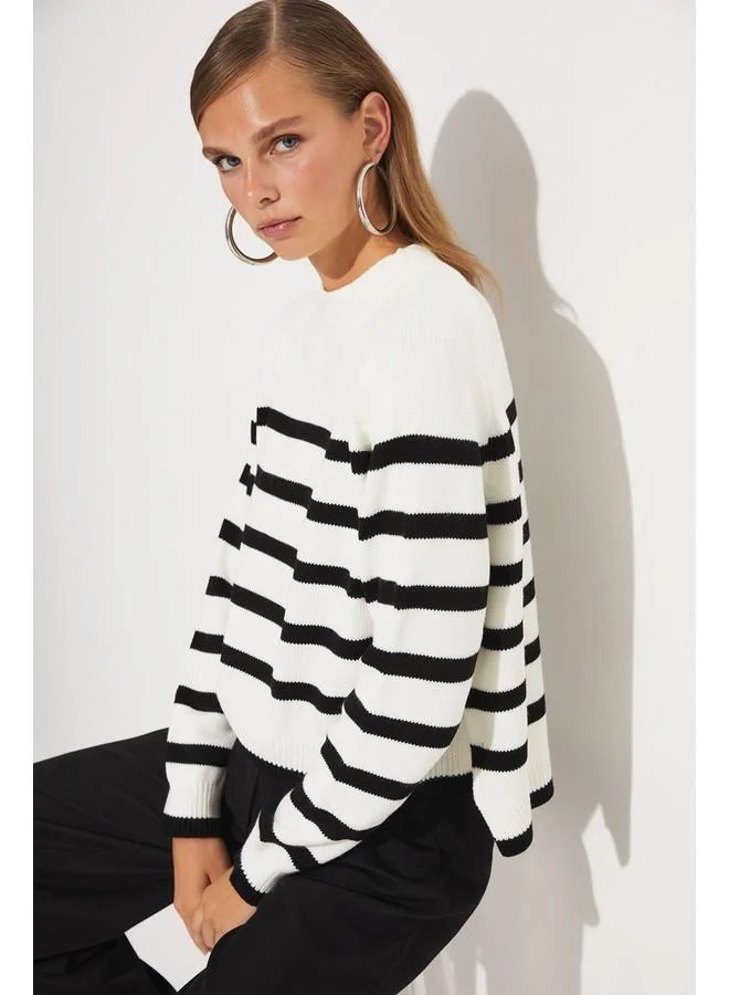 جون June Striped Sweater Black