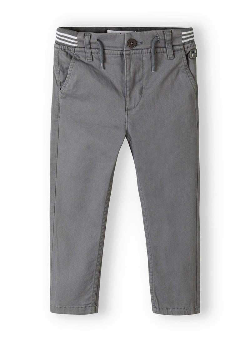 مينوتي بنطال تشينو للأولاد بخصر قابل للتعديل - Image 1