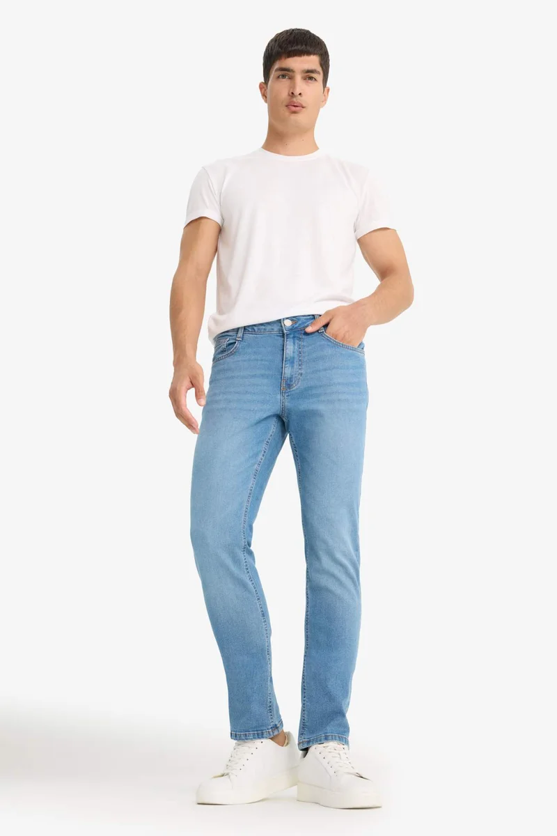 ديفاكتو Carlo Skinny Fit Regular Waist Extra Slim Leg Jeans