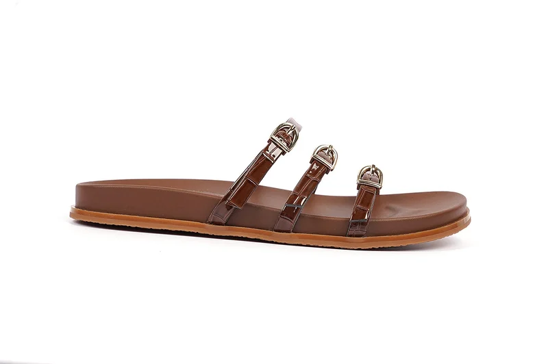 كابلي صندل مسطح نسائي بثلاثة أشرطة للأناقة العصرية