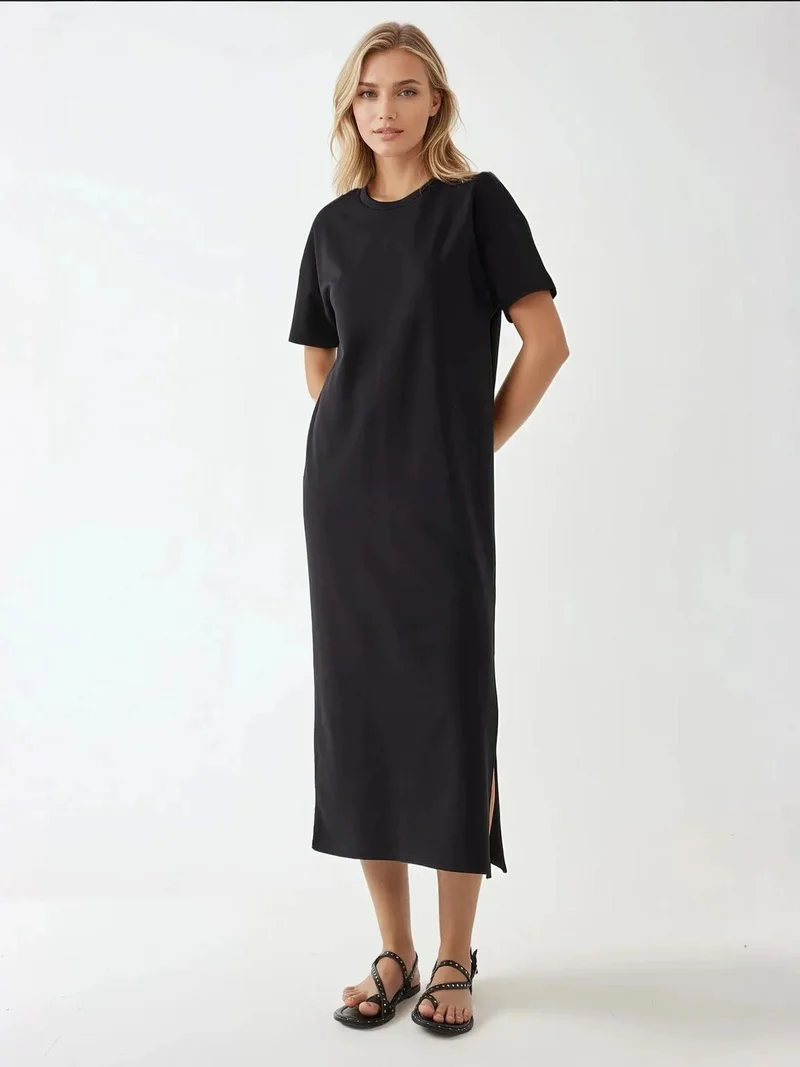 زوبعة فستان ميدي بقصة مريحة وياقة دائرية