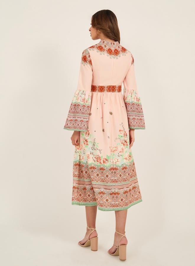 فستان بطبعة زهور