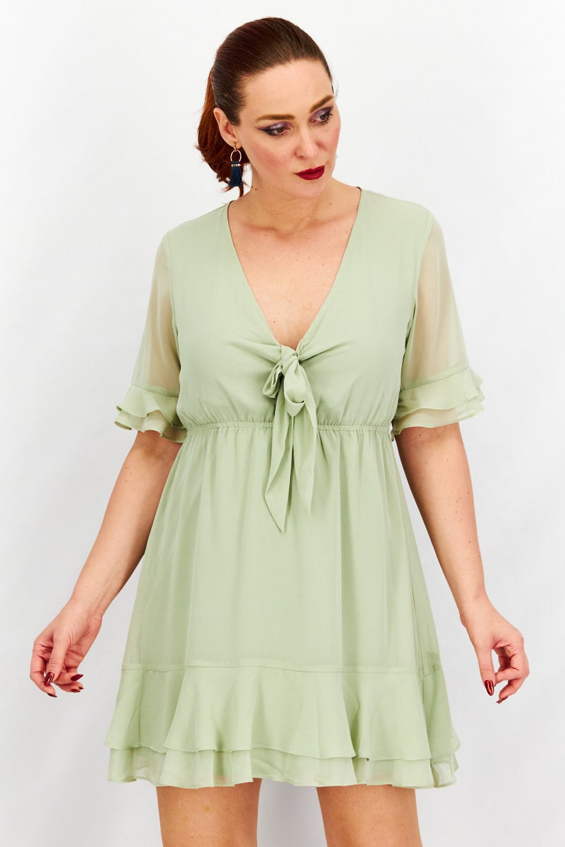 NA-KD فستان قصير غير رسمي بكم شفاف متعدد الطبقات مع رباط أمامي للنساء، زيتوني - Image 1