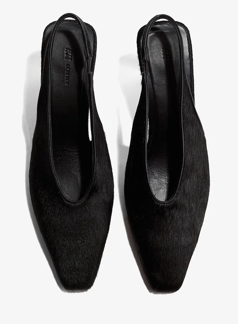 اتش اند ام حذاء بكعب ورباط خلفي من الجلد