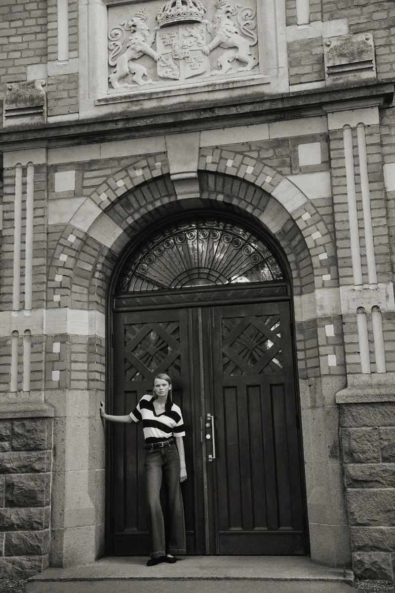 اتش اند ام جينز بخصر عالي وقصّة واسعة