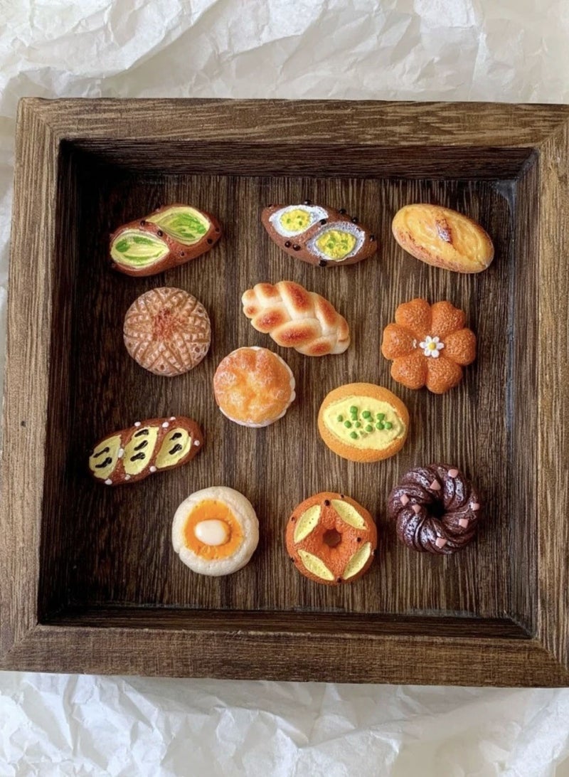 موندا مغناطيسات الثلاجة 12 قطعة من ملصقات الخبز البريتزل المغناطيسية الصغيرة المصنوعة من الراتنج على شكل خبز أوروبي مقلد لديكور المنزل هدايا صغيرة مغناطيسات مطبخ لطيفة وعملية لتزيين خزانة الثلاجة - Image 1