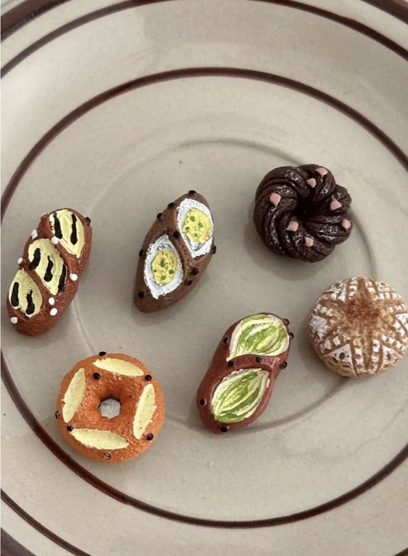 موندا مغناطيسات الثلاجة 12 قطعة من ملصقات الخبز البريتزل المغناطيسية الصغيرة المصنوعة من الراتنج على شكل خبز أوروبي مقلد لديكور المنزل هدايا صغيرة مغناطيسات مطبخ لطيفة وعملية لتزيين خزانة الثلاجة - Image 4