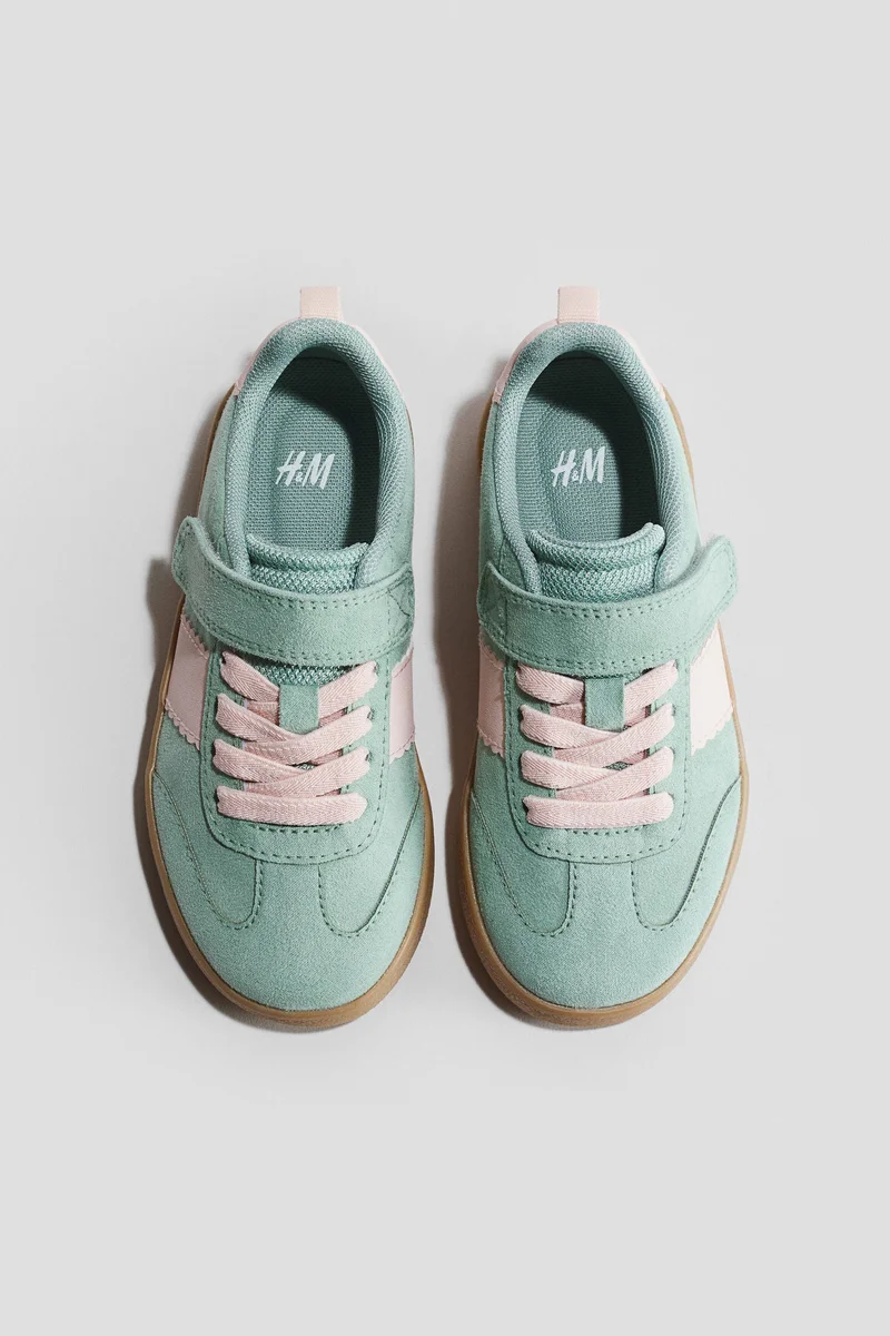 اتش اند ام حذاء رياضي