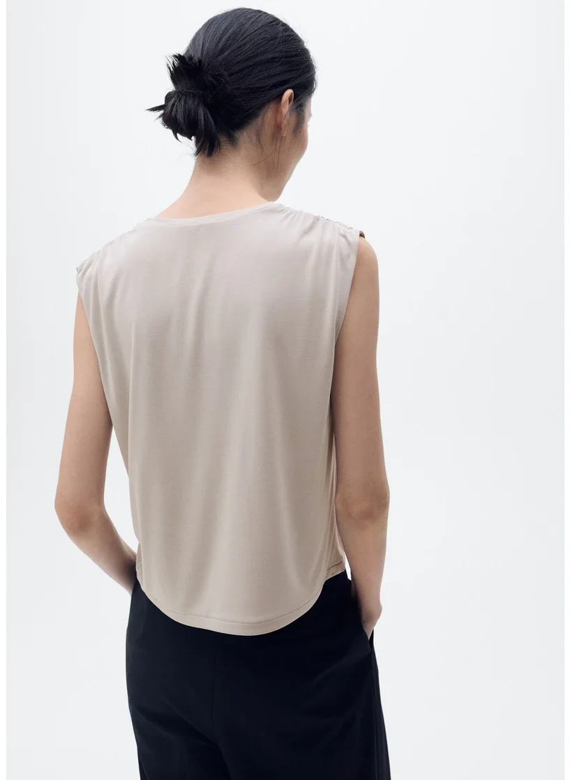 مانجو Flowy T-Shirt With Gathered Shoulders