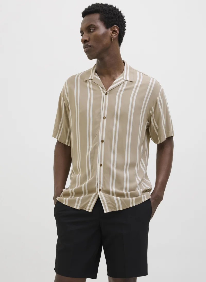 جاك اند جونز Stripped Resort Short Sleeve Shirt