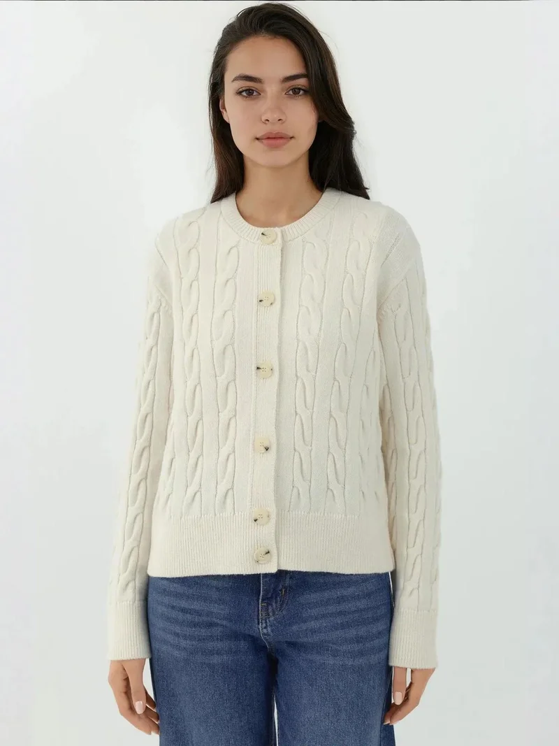 زوبعة كارديجان بأزرار بتصميم ضفائر الشعر