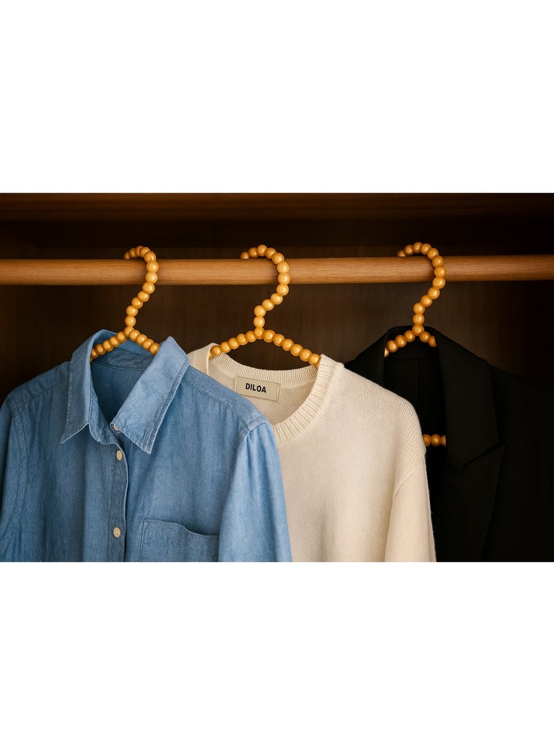 جيلدا مجموعة 3 قطع شماعات بلاستيكية متينة بتصميم خرز فاخر ومضاد للانزلاق | حل مثالي لتنظيم دولابك بشكل أنيق وفعال وحماية ملابسك من التجعد | لون هافان جذاب وجودة عالية - لا غنى عنها لكل خزانة عصرية - Image 4