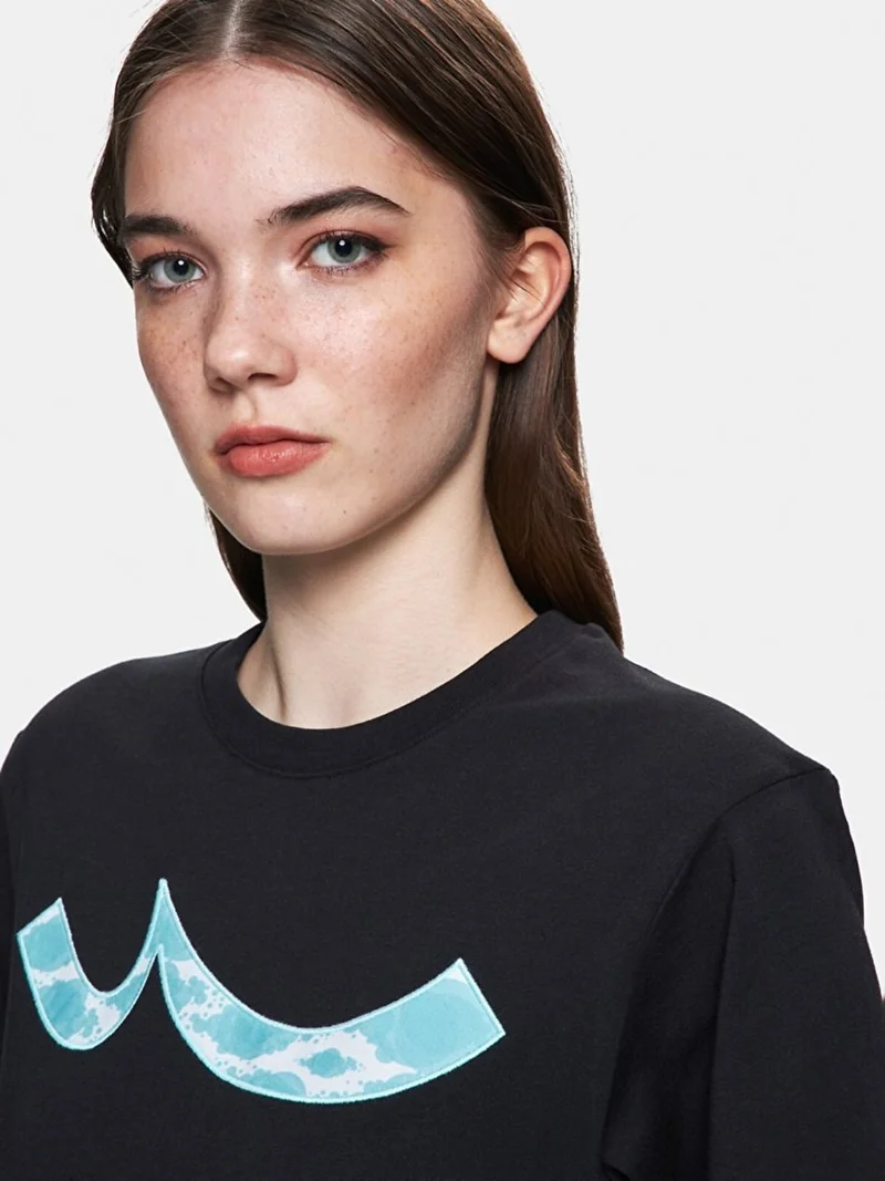 ال تي بي Black T-Shirt