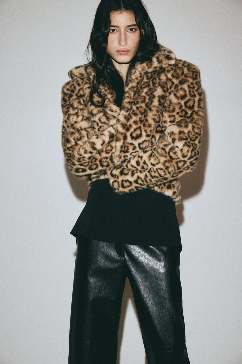 اتش اند ام بلوزة تيوب مصنوعة من نسيج بونتي دي روما