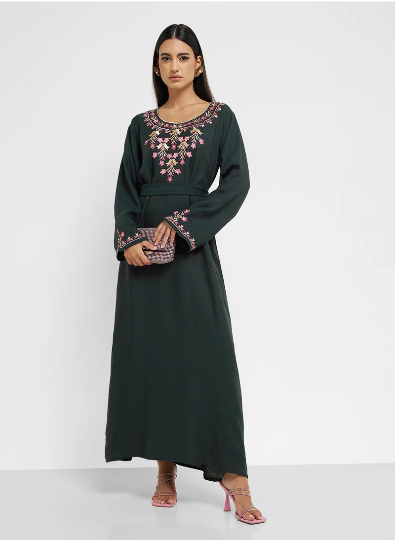 hayas closet Straight Sleeve Crew Neck Embroidered Abaya