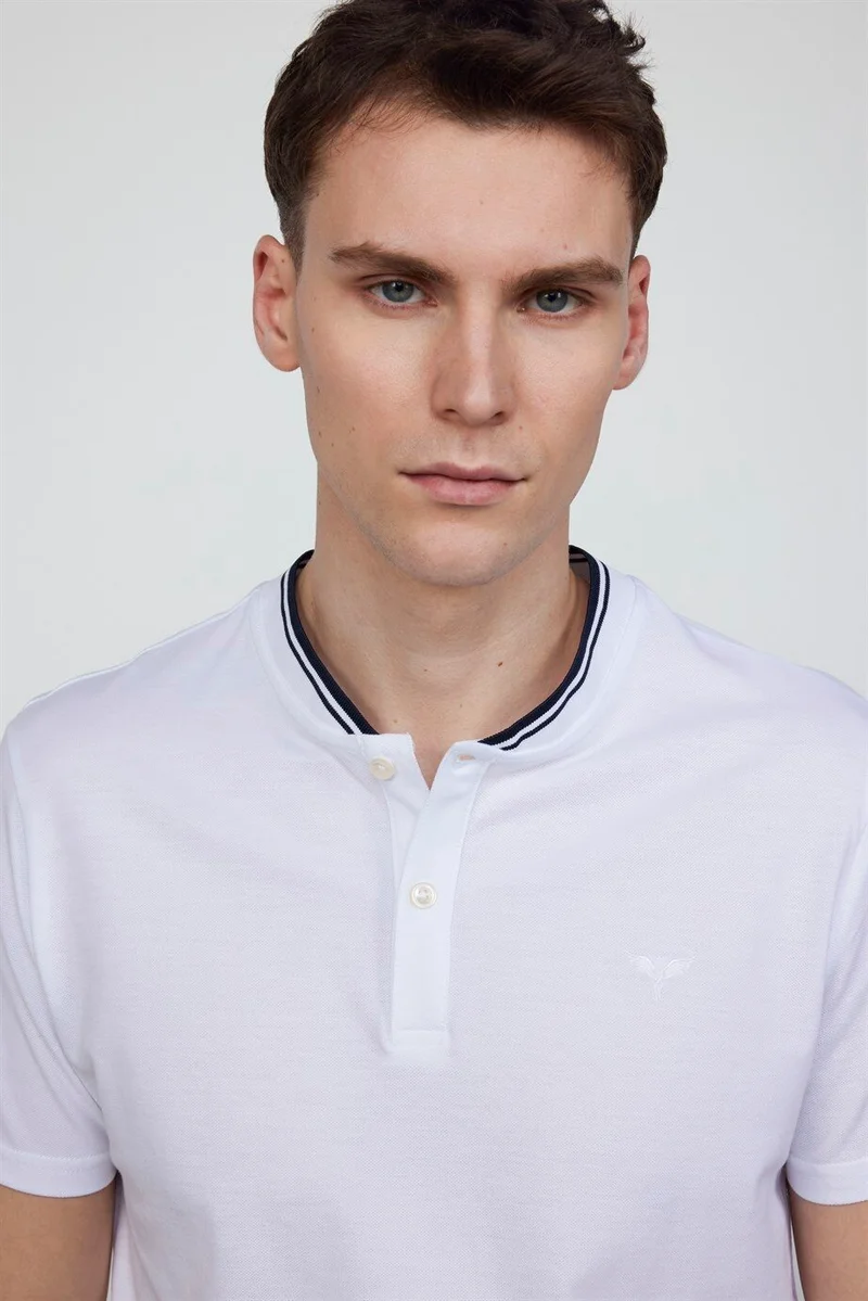 تودورس Men's Slim Fit Judge Collar Pique Cotton White T-Shirt