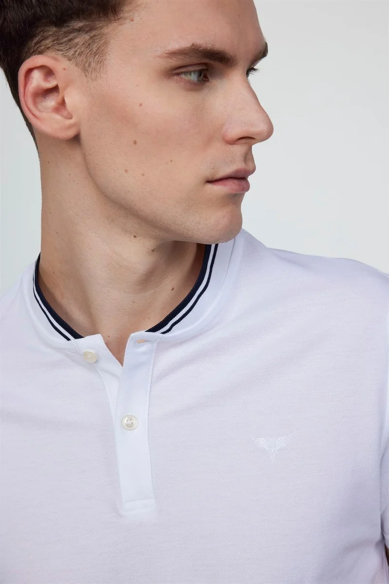 تودورس Men's Slim Fit Judge Collar Pique Cotton White T-Shirt
