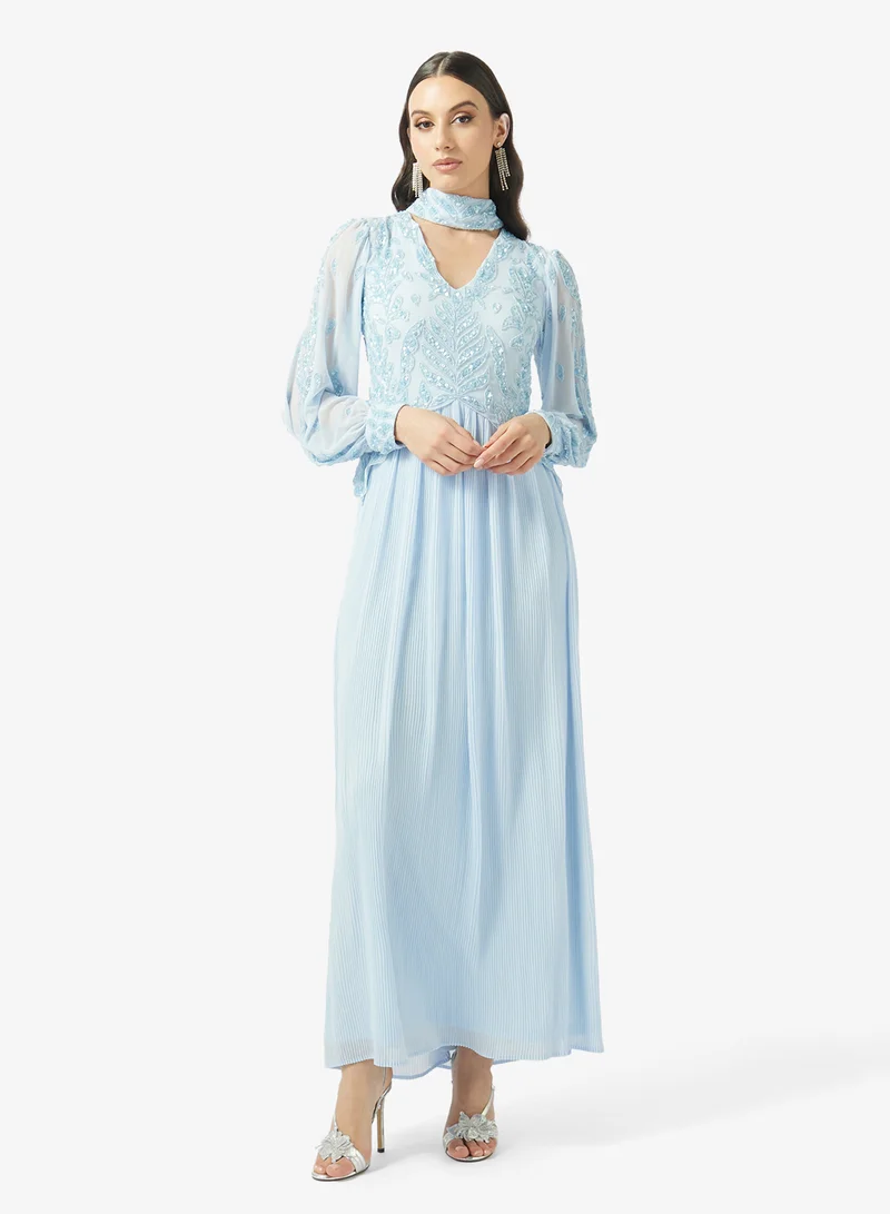 فروك اند فرل فستان ماكسي بأكمام منتفخة وياقة مزينة