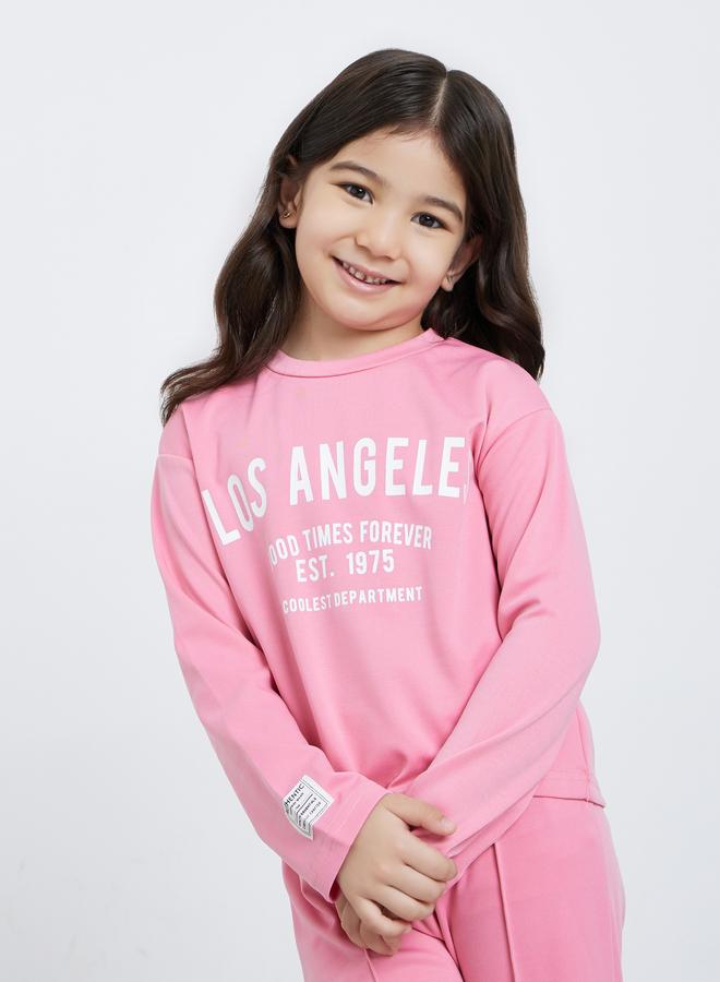 ستايلي طقم بناتي وردي بطبعة لوس أنجلوس و بنطال رياضي - Image 2