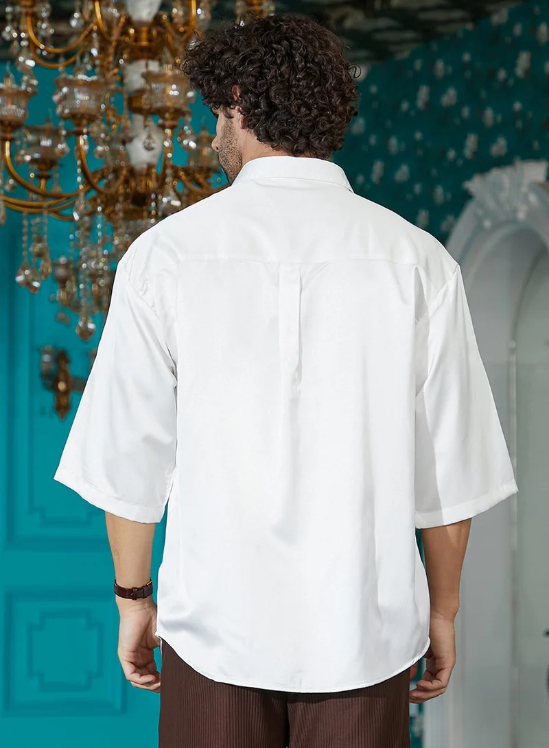 Campus Sutra Campus Sutra Men's Daisy White Satin-Utility Oversized Shirt For Casual Wear | Spread Collar | Short Cuffed Sleeves | Button Closure | Oversized Shirt Crafted With Comfort Fit For Everyday Wear