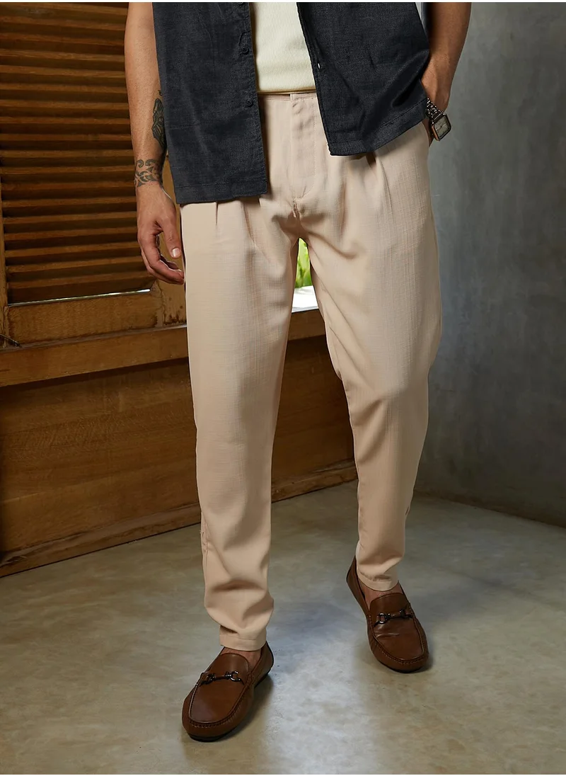 كامبوس سوترا Campus Sutra Men's Fawn Beige Tailored Chino Trousers For Casual Wear | Mid-Rise | Slim Fit | Button Closure | Trousers Crafted With Comfort Fit For Everyday Wear