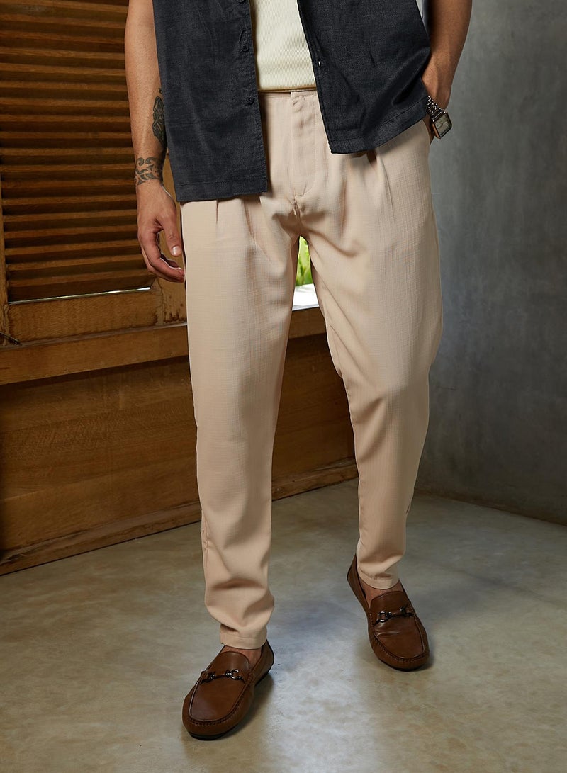 Campus Sutra Campus Sutra Men's Fawn Beige Tailored Chino Trousers For Casual Wear | Mid-Rise | Slim Fit | Button Closure | Trousers Crafted With Comfort Fit For Everyday Wear - Image 2