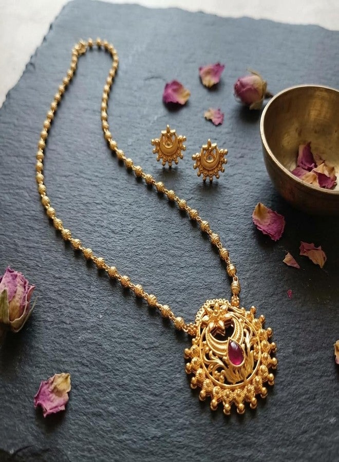 طقم عقد تقليدي من الذهب من AAIKU مع قلادة من الحجر الأحمر والأخضر وأقراط متناسقة (255-30 بوصة) - Image 4