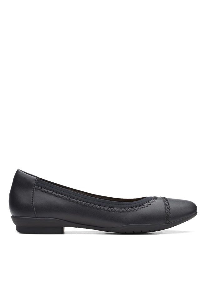 clarks Women's Sara Ballet Flat, Black Leather, 40 EU - Image 3