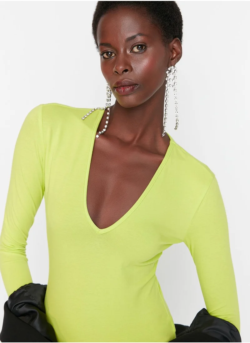 trendyol V-Neck Knitted Body