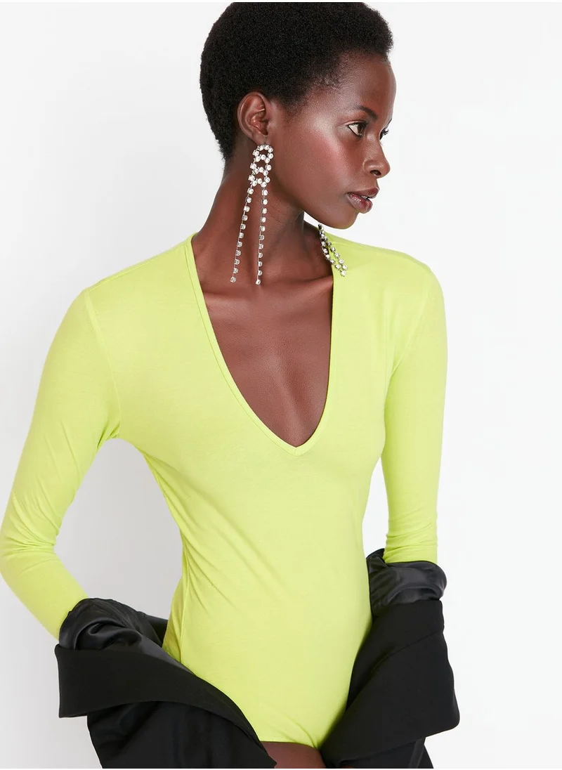 trendyol V-Neck Knitted Body