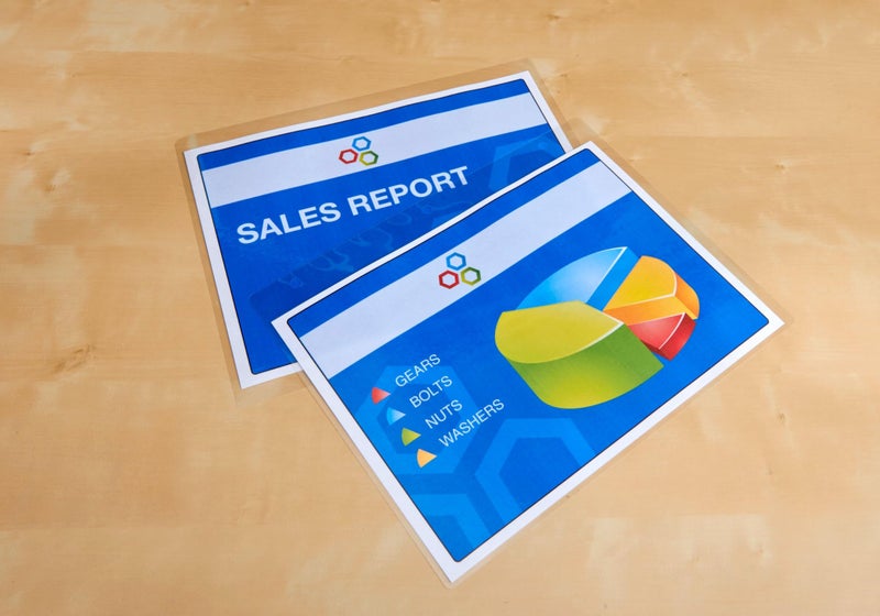 Scotch Self-Sealing Laminating Pouches, ID Badge Protectors Includes Clips, 2.25 Inches x 3.5 Inches, 25 Pouches, Great for Gift Tags - Image 2