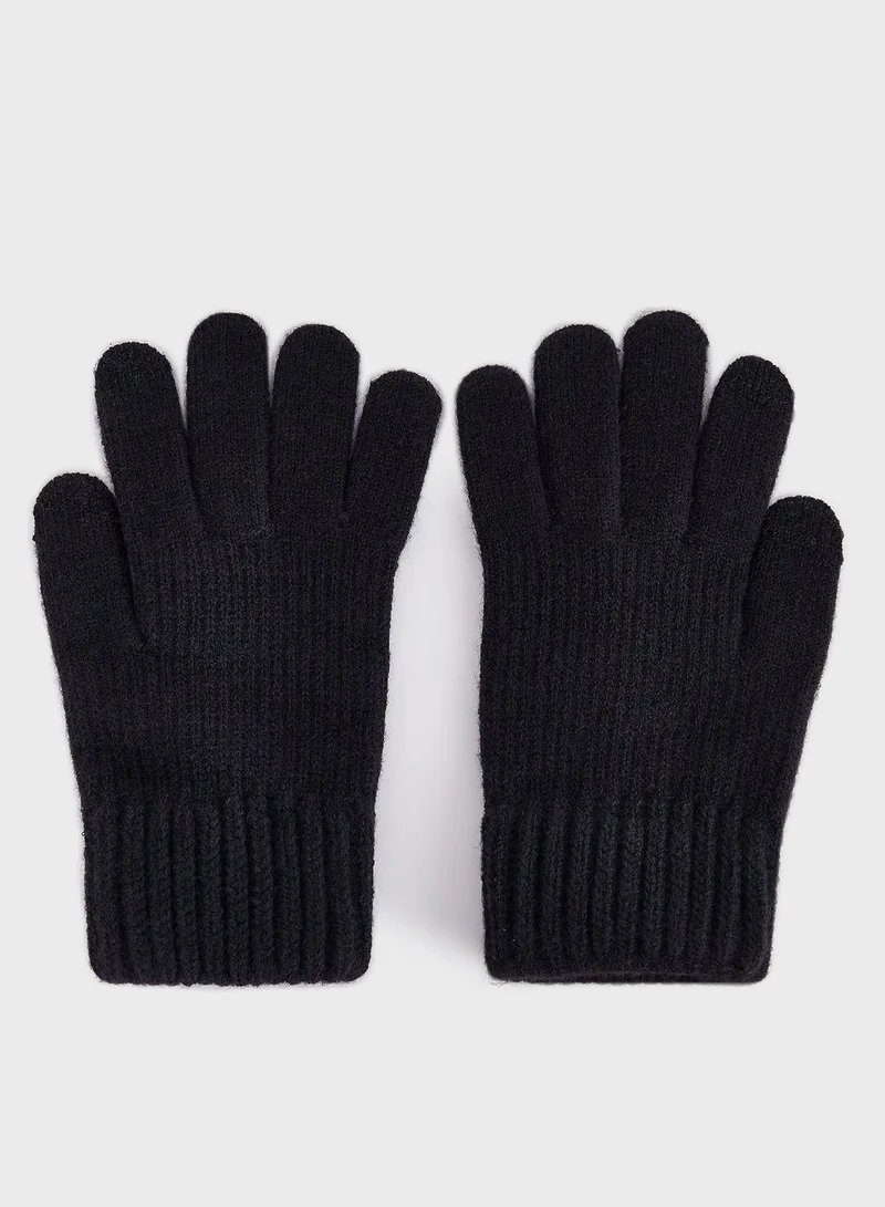 Seventy Five Essential Knitted Winter Gloves