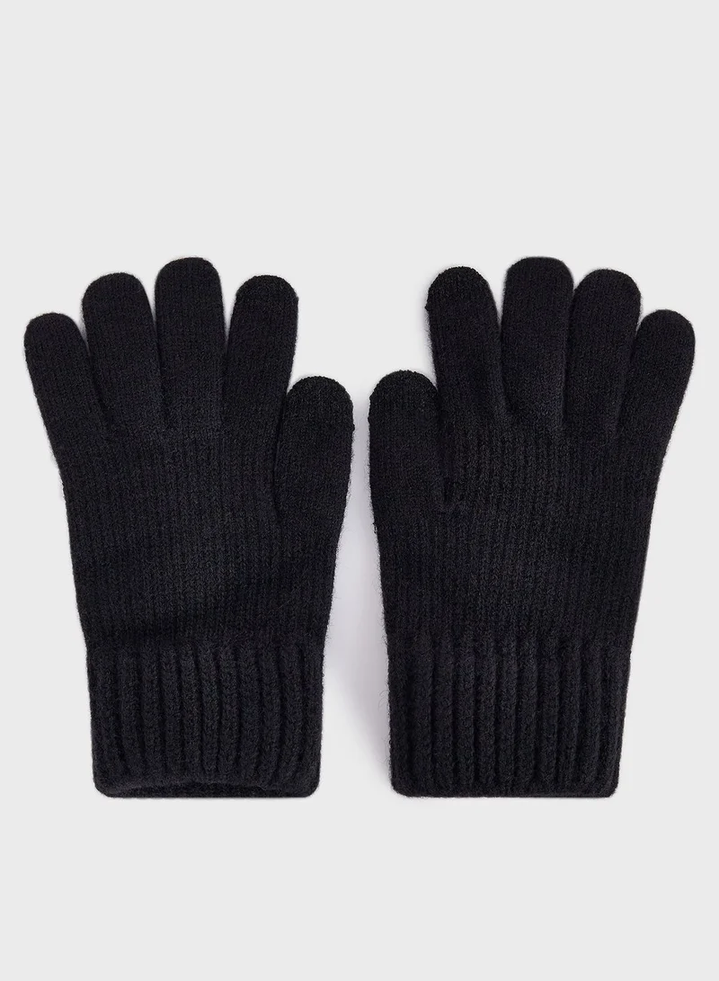 Seventy Five Essential Knitted Winter Gloves