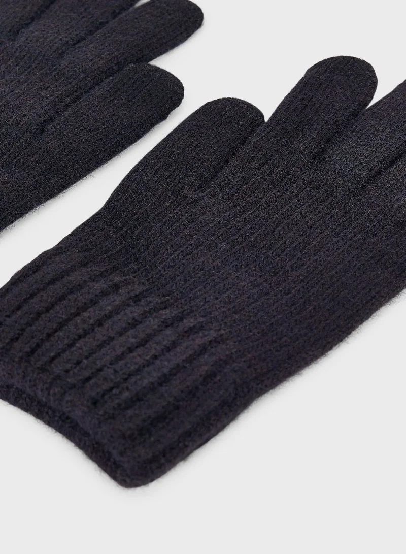 Seventy Five Essential Knitted Winter Gloves