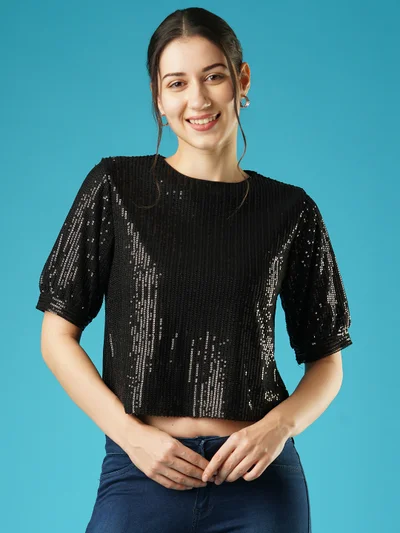 جلو باص بلوزة حفلات نسائية بياقة مستديرة وأكمام منفوشة مزينة بالترتر من جلوبس